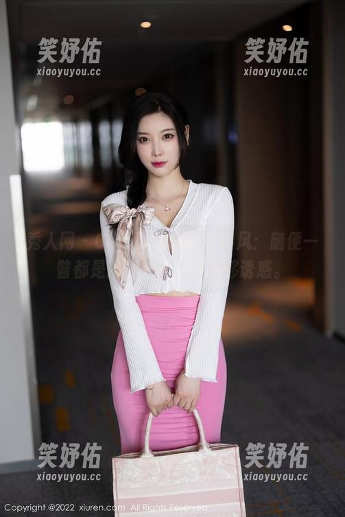 秀人网-Candy糖糖 秀人网 - Candy糖糖的女神风:随便一瞥都是精选,火力全开够诱惑。