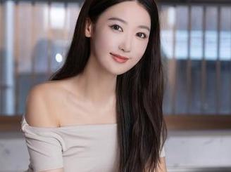 秀人网 – “娜露selena”的护士套图：应用不了的病例演绎，哈哈