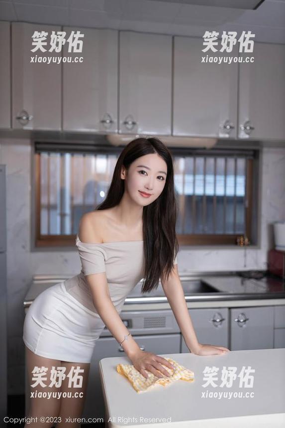 秀人网-娜露selena 秀人网 - “娜露selena”的护士套图:应用不了的病例演绎,哈哈