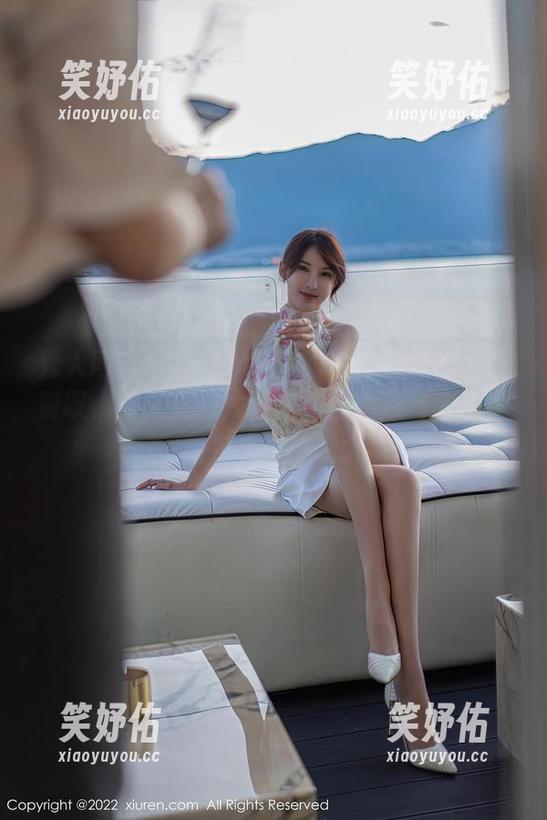 秀人网-媛媛酱belle 秀人网 - 媛媛酱belle的白衬衫真让人想赞叹,却又觉得太直白,还是那句老话,图包来瞧瞧吧。