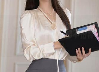 秀人网 – 看看安然Maleah的免费礼服图片，顺便想想今年怎么穿都不怕再当一次人间精品！