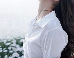 秀人网 – 短裙小狐狸Sica在线发光，美图引发新一轮“短裙风潮”！