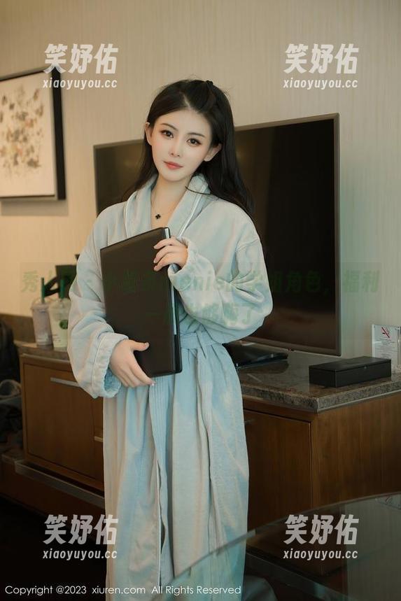 秀人网-小薯条nienie 秀人网 - 小薯条nienie的学姐角色,福利一般也够嗨了