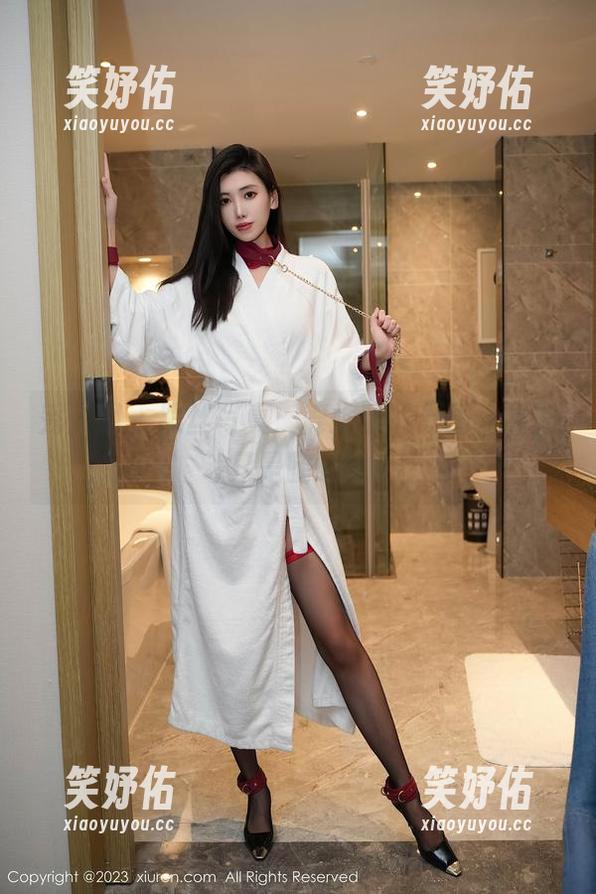 秀人网-舞媚歆 秀人网 - 黑丝写真:舞媚歆的原图,靠的只是腿吗?