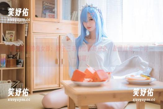 羽生三未 翘二郎腿的兔女郎:羽生三未拍的樱岛麻衣,原图就是一个词——呜喔!