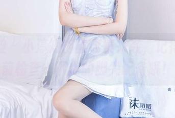 袜啵啵 – 小淳短肉丝合集来袭,记得下载前检查一下你的脚尖配备哦!