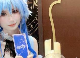 没看过贝儿酱Miki的春梅COS写真？这图片就像春风拂面，谁能不心动？