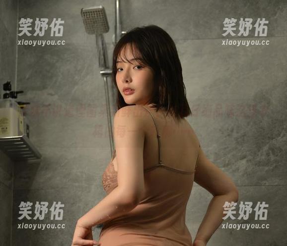雯妹不讲道理 雯妹不讲道理图集新鲜出炉,待我仔细品味这连衣裙的每一个轮廓……