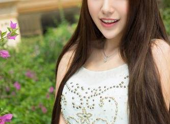 青豆客 – 资源满满，谭晓彤的女友写真人生，点进来危险哦！