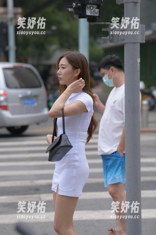 魔镜街拍-艾小青 魔镜街拍 - 看艾小青穿旗袍,获取街拍美图,各种资源随便拿!