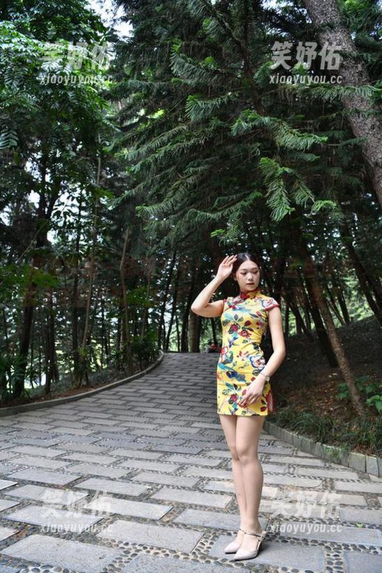 魔镜街拍-芝芝 魔镜街拍 - 制服?不!我是为了蓝色泳衣和免费图包而“出门”的,芝芝太真实了。