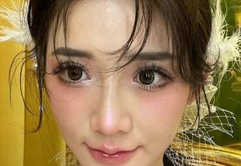 微密圈 – 看黎允熙baby的节日写真合集，真是个迷离的世界，豆沙包在哪儿？