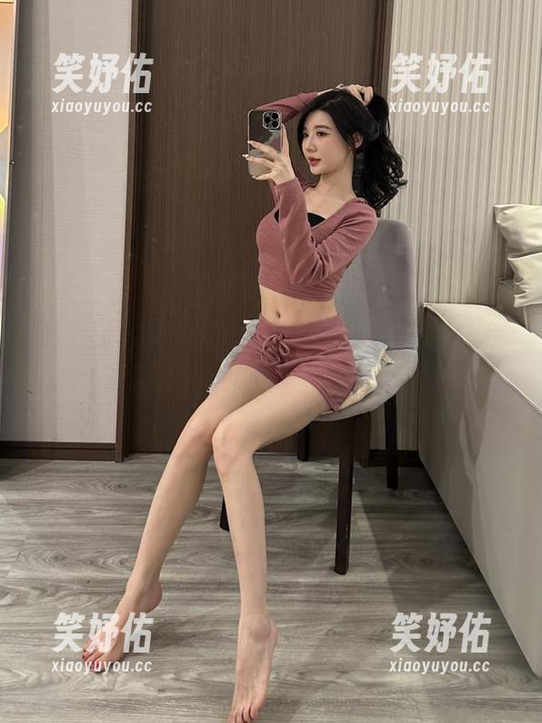 黎允熙baby 微密圈 - 黎允熙baby的灰色后妈裙:我要是后妈就好了的写真集资源